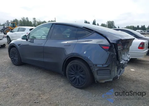 2023 Tesla Model Y z USA, uszkodzony, nr VIN 7SAYGDEE8PF904042
